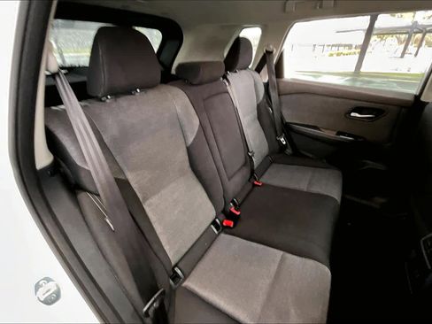 Used 2023 Nissan Rogue SV image 19