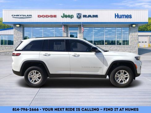 New 2025 Jeep Grand Cherokee Laredo w/ Luxury Tech Group I image 2