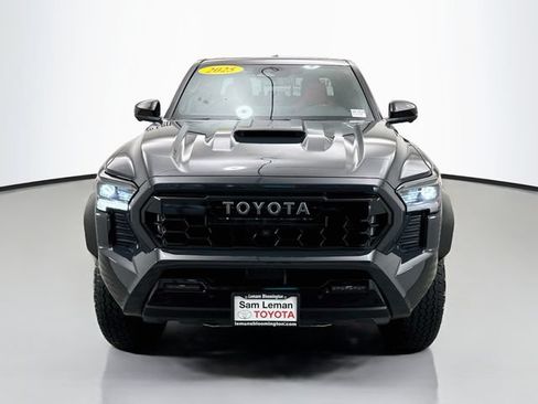 Used 2025 Toyota Tacoma TRD Pro AWD/4WD image 2