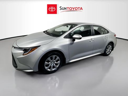 Used 2026 Toyota Corolla LE FWD image 9