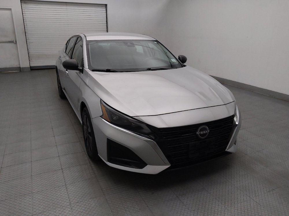 Used 2024 Nissan Altima 2.5 S FWD image 14