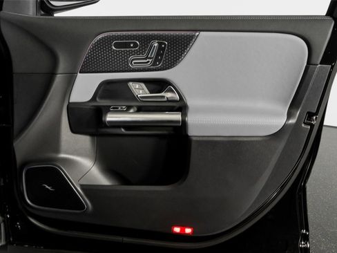 Used 2024 Mercedes-Benz GLA 35 AMG 4MATIC image 46