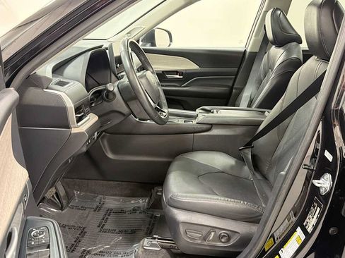 Certified 2024 Toyota Grand Highlander AWD image 13