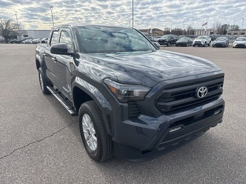 Used 2024 Toyota Tacoma SR5 image 7