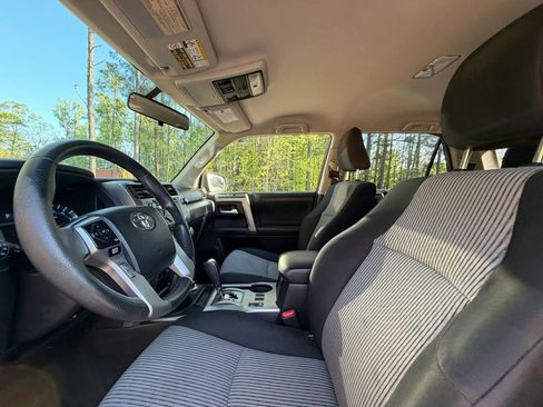 Used 2014 Toyota 4Runner SR5 image 11