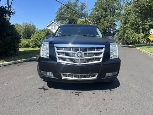 Used 2013 Cadillac Escalade ESV Platinum AWD/4WD image 3