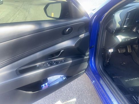 Used 2025 Hyundai Elantra Sport image 9