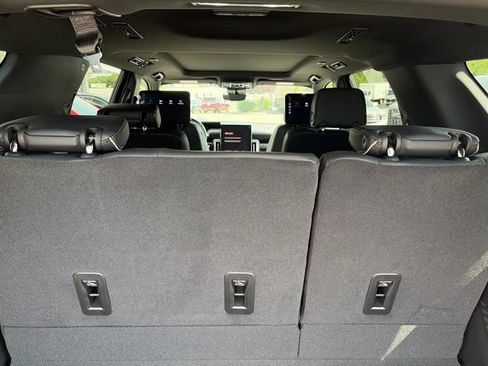 New 2026 GMC Yukon Elevation w/ Elevation Premium Package AWD/4WD image 17