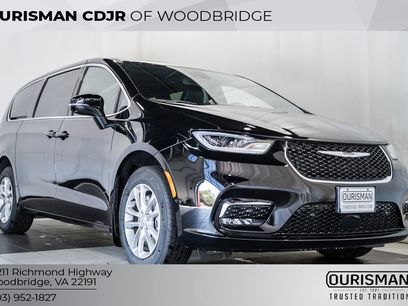 New 2026 Chrysler Pacifica Select