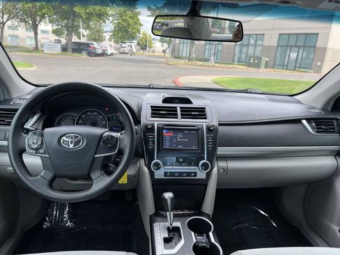 Used 2012 Toyota Camry LE FWD image 13