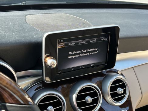 Used 2018 Mercedes-Benz C 300 4MATIC Sedan image 25