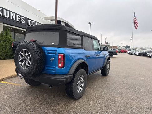 Used 2023 Ford Bronco Badlands AWD/4WD image 9