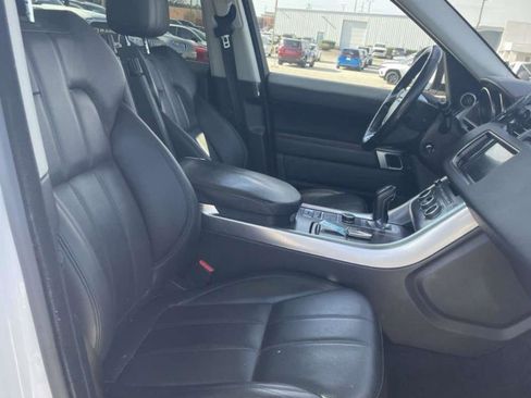 Used 2016 Land Rover Range Rover Sport SE image 3