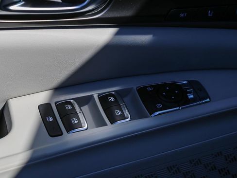 Certified 2026 Kia Carnival SX w/ SX Dark Edition Package FWD image 21