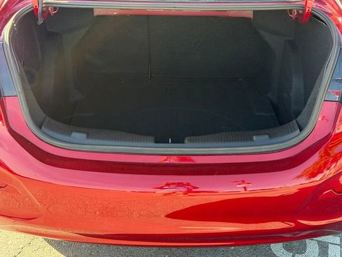 Used 2019 Chevrolet Cruze LT image 4