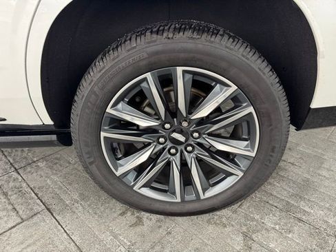 Used 2022 Cadillac Escalade Sport Platinum w/ Heavy-Duty Trailer Package image 4