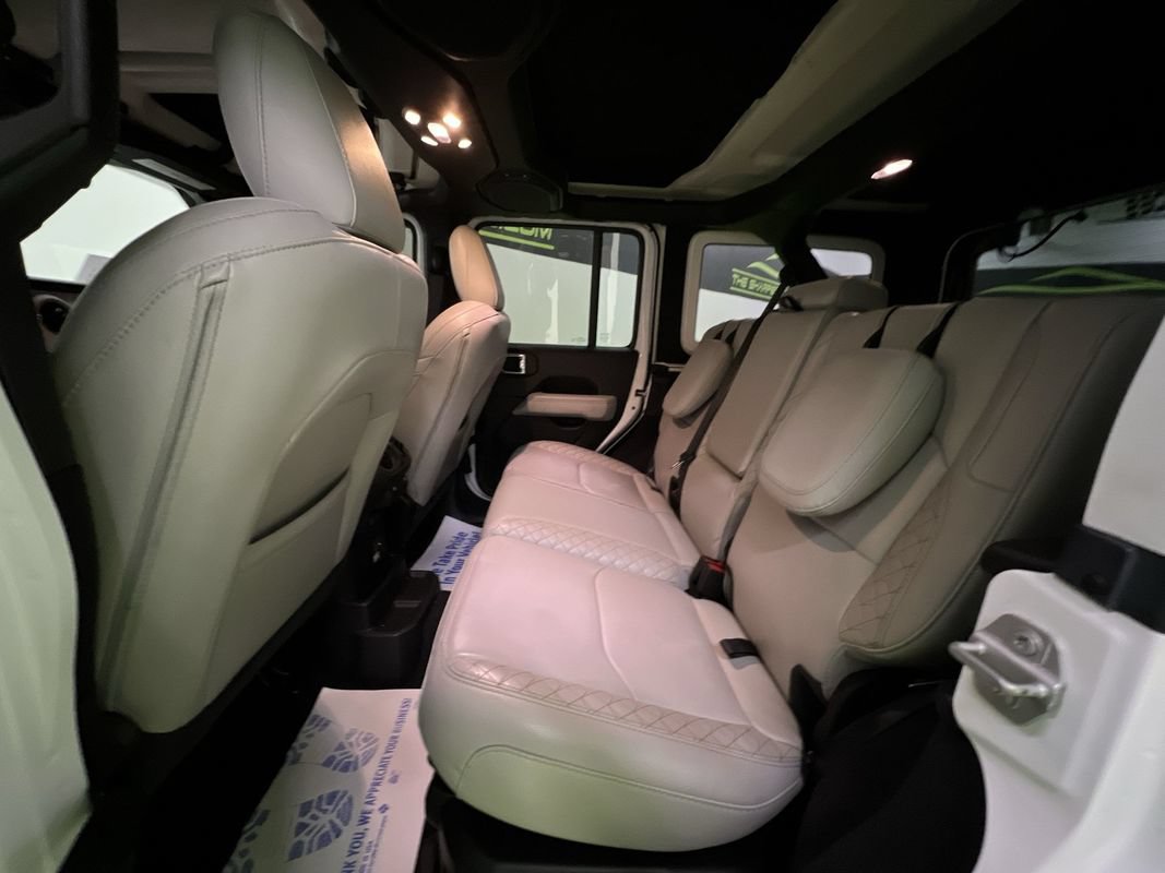 Used 2022 Jeep Wrangler Unlimited Sahara AWD/4WD image 27