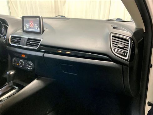 Used 2016 MAZDA MAZDA3 i Touring image 18