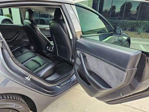 Used 2022 Tesla Model 3 Long Range image 24