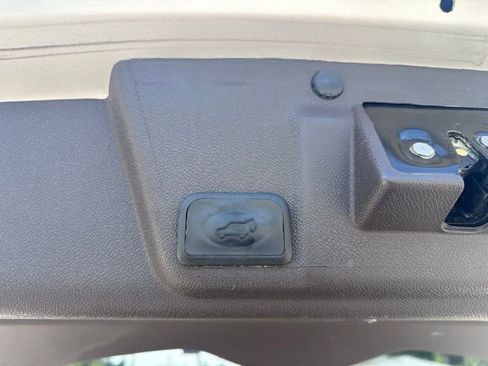 Used 2016 Buick Enclave Leather FWD image 10
