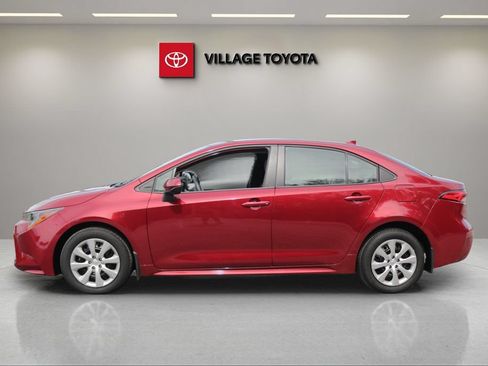 Certified 2025 Toyota Corolla LE FWD image 2