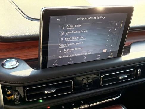 Used 2024 Lincoln Aviator Reserve w/ Equipment Group 201A AWD/4WD image 14