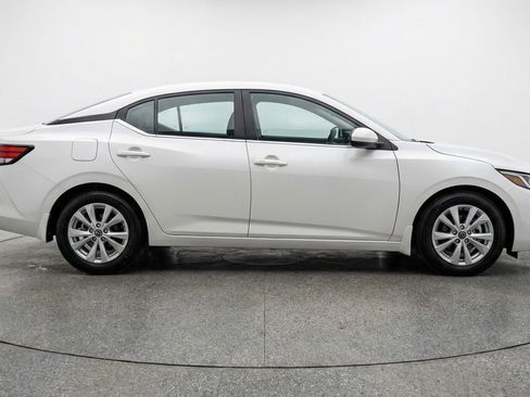 Used 2025 Nissan Sentra S FWD image 11