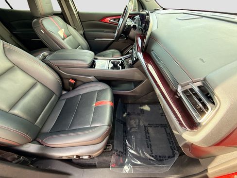 Used 2024 Chevrolet Traverse RS w/ LPO, Floor Liner Package FWD image 16