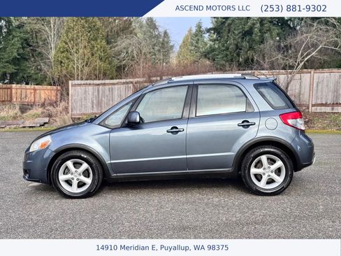 Used 2009 Suzuki SX4 AWD Hatchback w/ Touring Pkg image 2