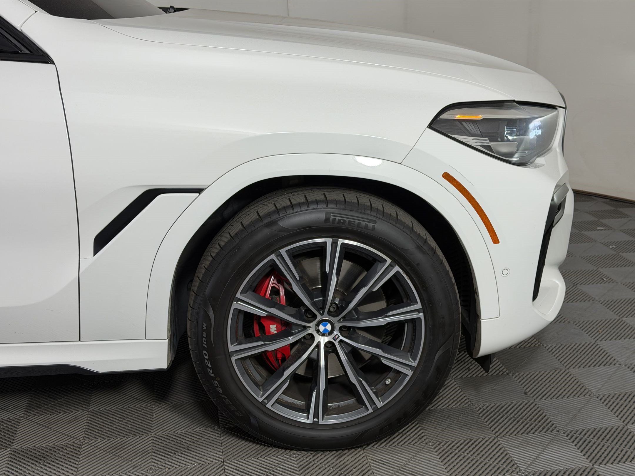 Used 2022 BMW X6 xDrive40i w/ M Sport Package AWD/4WD image 13