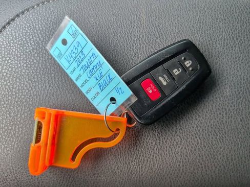 Used 2023 Toyota Camry XLE image 11