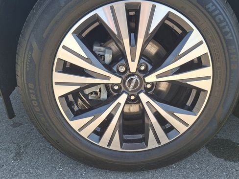 Certified 2023 Nissan Rogue SV image 25