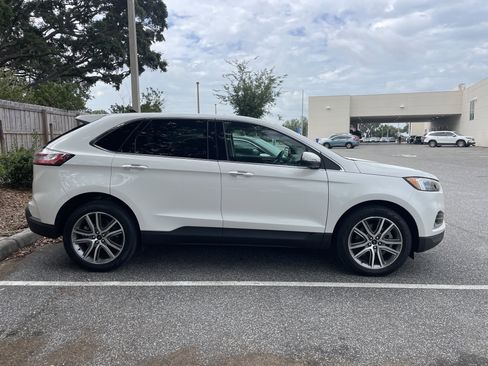 Used 2024 Ford Edge Titanium w/ Equipment Group 301A AWD/4WD image 6