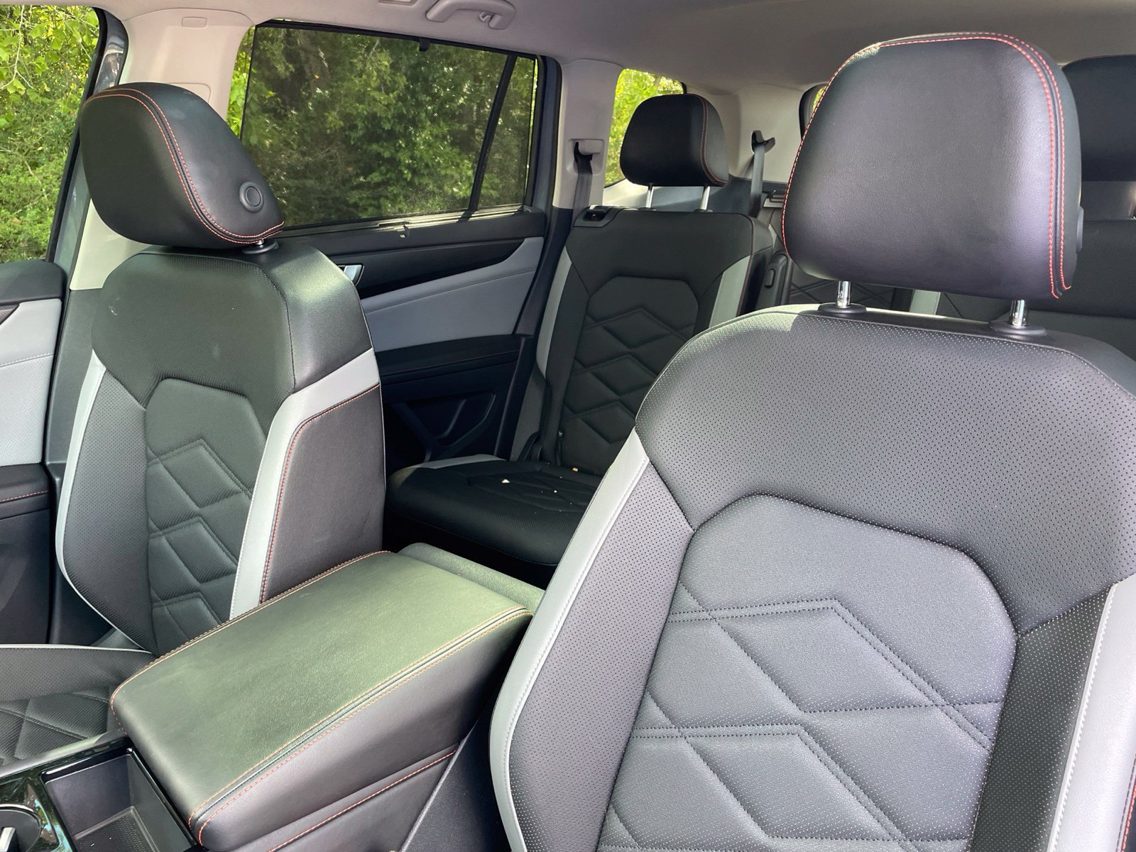 Used 2024 Volkswagen Atlas Peak Edition SE AWD/4WD image 30