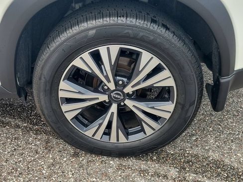 Certified 2023 Nissan Rogue SV FWD image 5