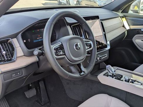 New 2026 Volvo XC90 T8 Plus w/ Protection Package Premier image 7