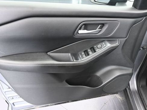 Used 2024 Nissan Rogue SV AWD/4WD image 25