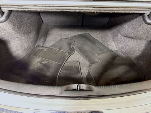 Used 2018 Chrysler 300 Limited w/ Safetytec Plus Group image 30