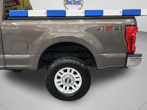 Used 2017 Ford F250 XLT w/ XLT Value Package AWD/4WD image 24