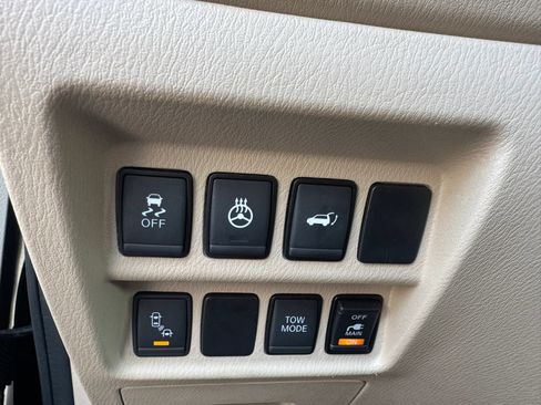 Used 2018 Nissan Pathfinder SL FWD image 18