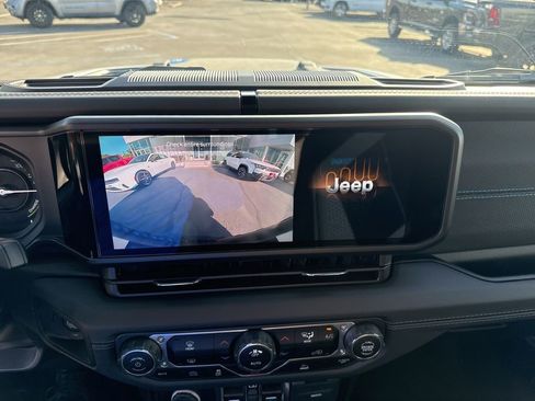 Certified 2024 Jeep Wrangler Unlimited Rubicon 4xe AWD/4WD image 22