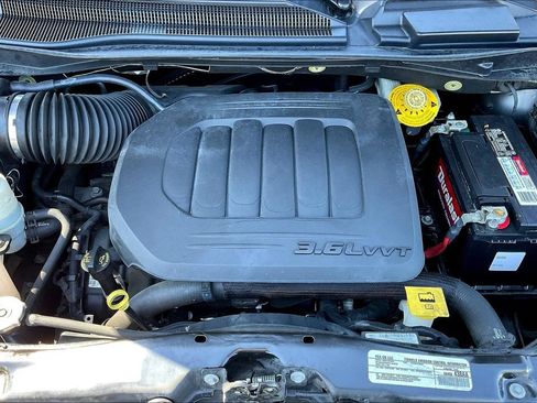 Used 2019 Dodge Grand Caravan SE FWD image 27