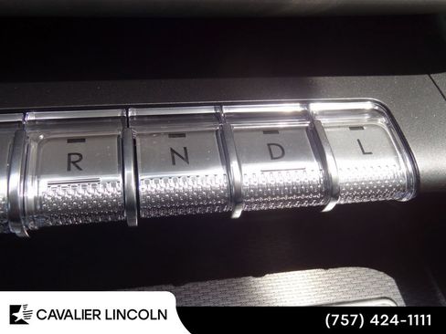 Used 2026 Lincoln Nautilus Premier AWD/4WD image 30