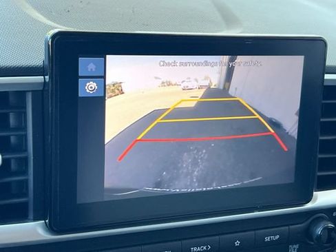 Used 2024 Hyundai Venue SEL FWD image 21