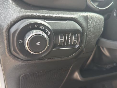 Used 2022 Jeep Wrangler Unlimited Sport AWD/4WD image 11