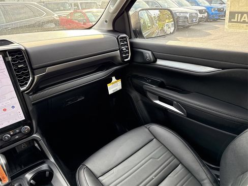 New 2025 Ford Ranger Lariat w/ Chrome Accent Package image 15
