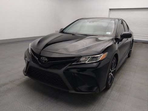 Used 2020 Toyota Camry SE FWD image 15