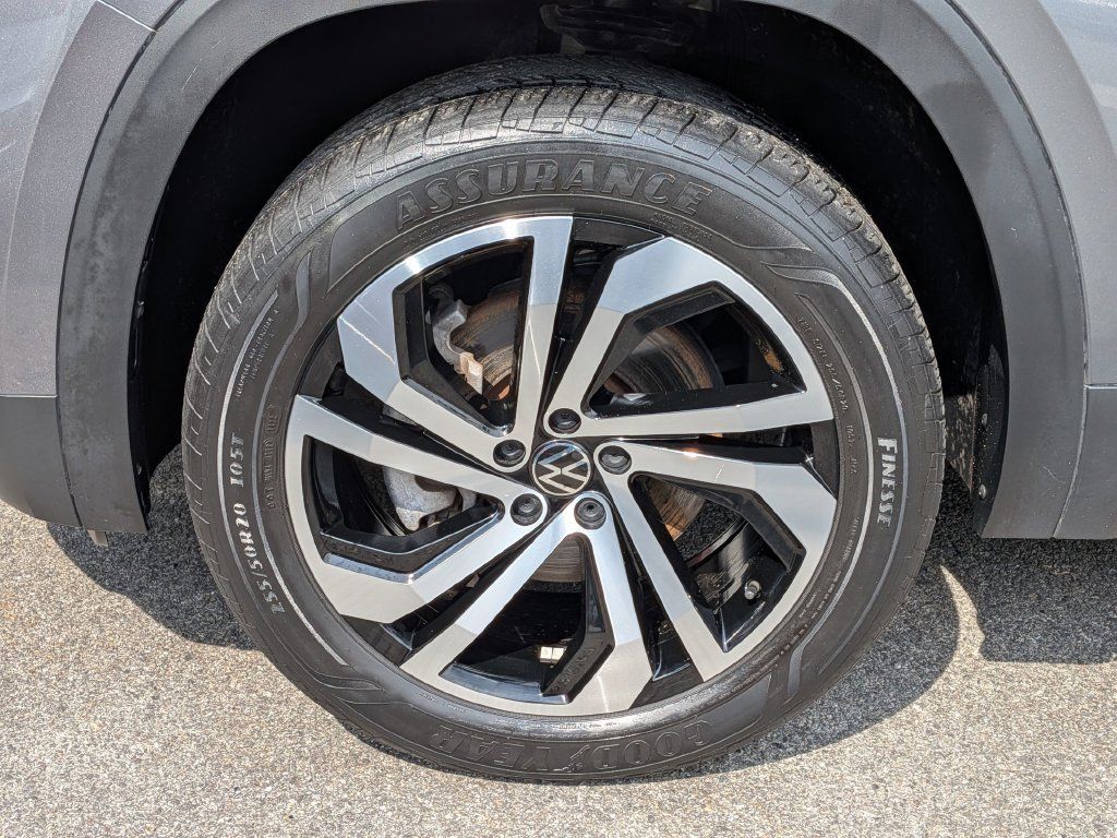 Used 2022 Volkswagen Atlas SEL AWD/4WD image 9