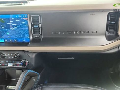 Used 2022 Ford Bronco Wildtrak AWD/4WD image 33