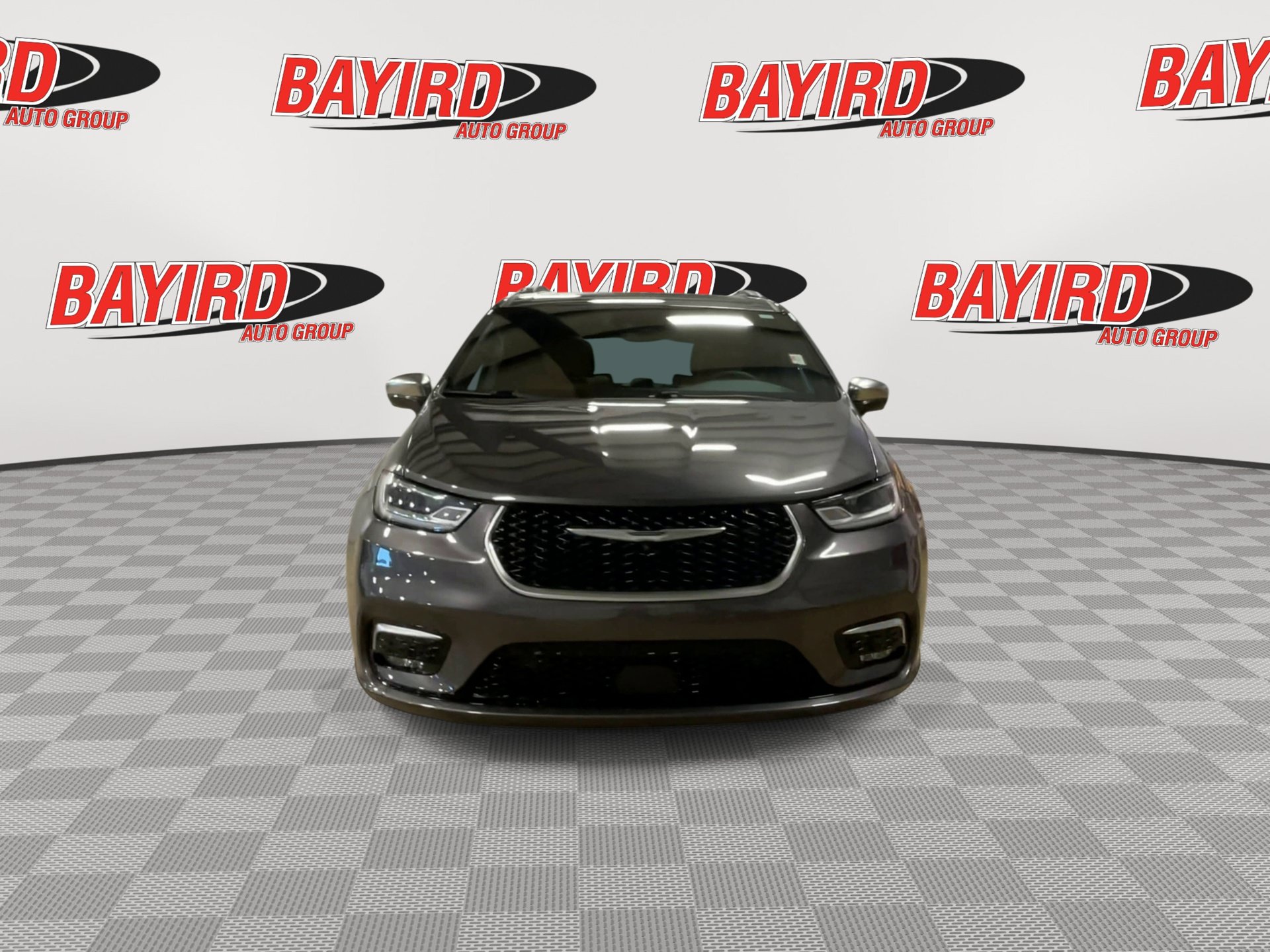 Used 2022 Chrysler Pacifica Pinnacle FWD image 3